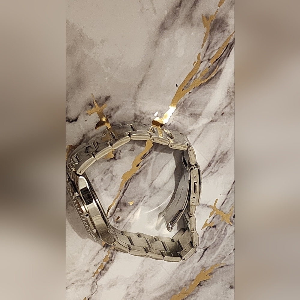 BNB Women's Guess Silver watch - Picture 3 of 9